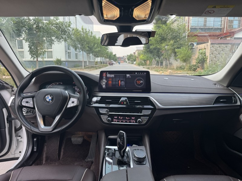 新乡20年宝马5系8