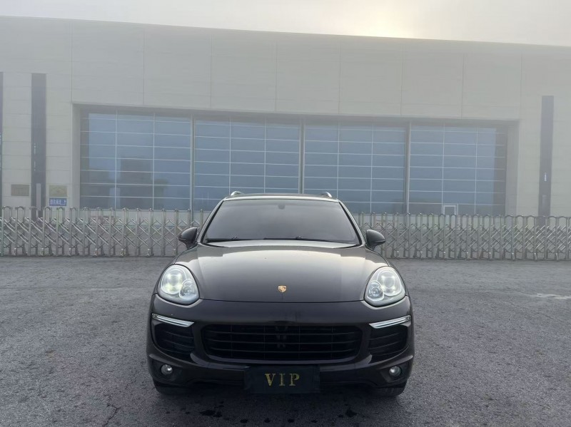 盐城15年保时捷卡宴1
