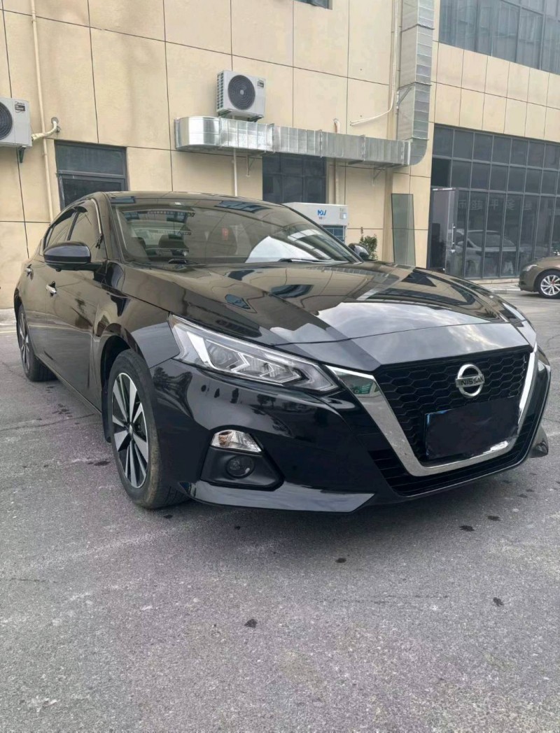 襄阳22年日产天籁3