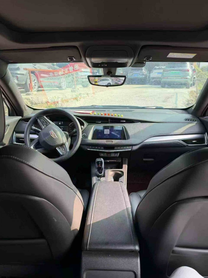 湘潭20年凯迪拉克XT46