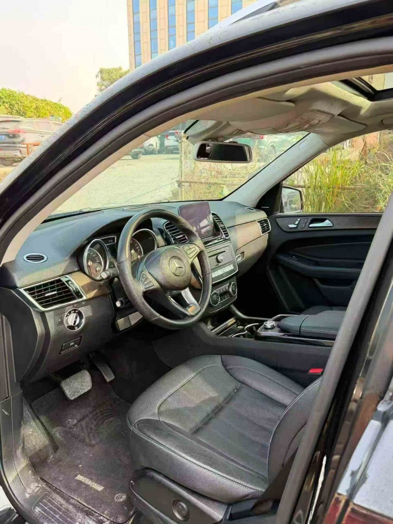 张家界17年奔驰GLE7