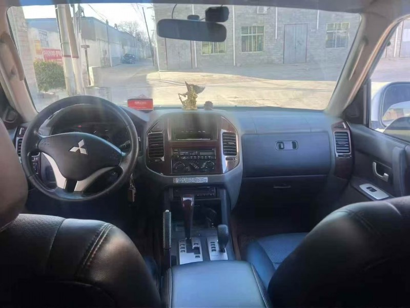 石家庄12年三菱帕杰罗3