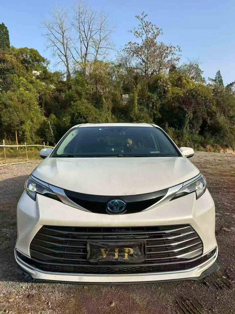 株洲22年丰田塞纳1