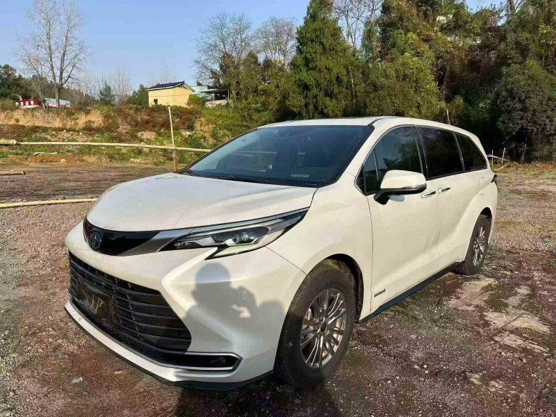 株洲22年丰田塞纳2