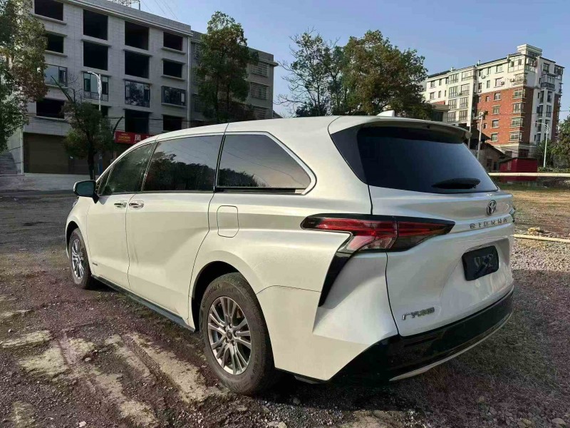 株洲22年丰田塞纳8