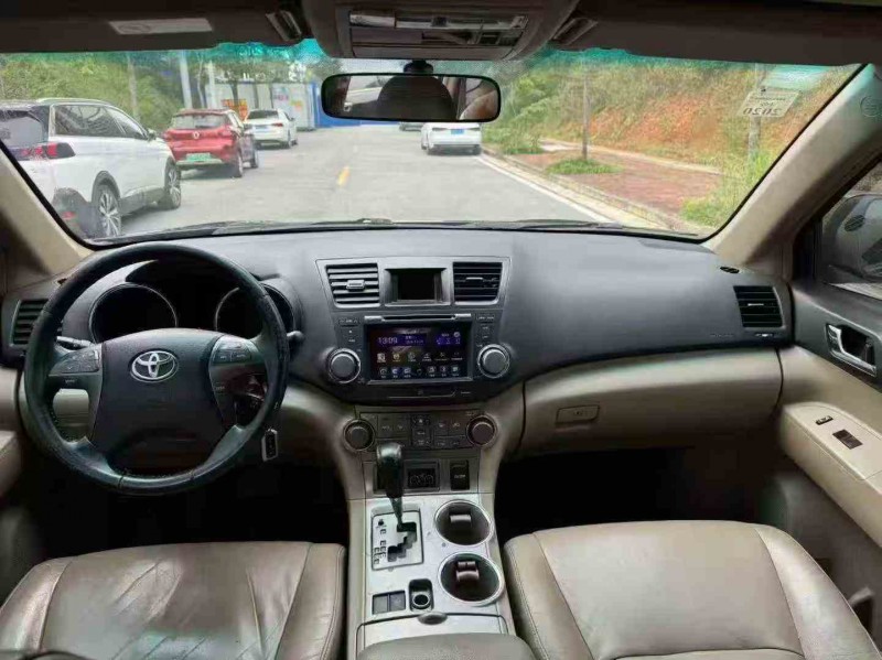 梧州12年丰田汉兰达6