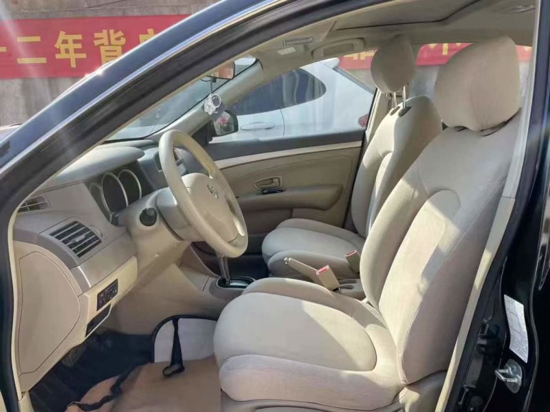 泰安18年日产轩逸5