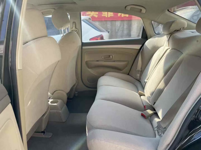 泰安18年日产轩逸6