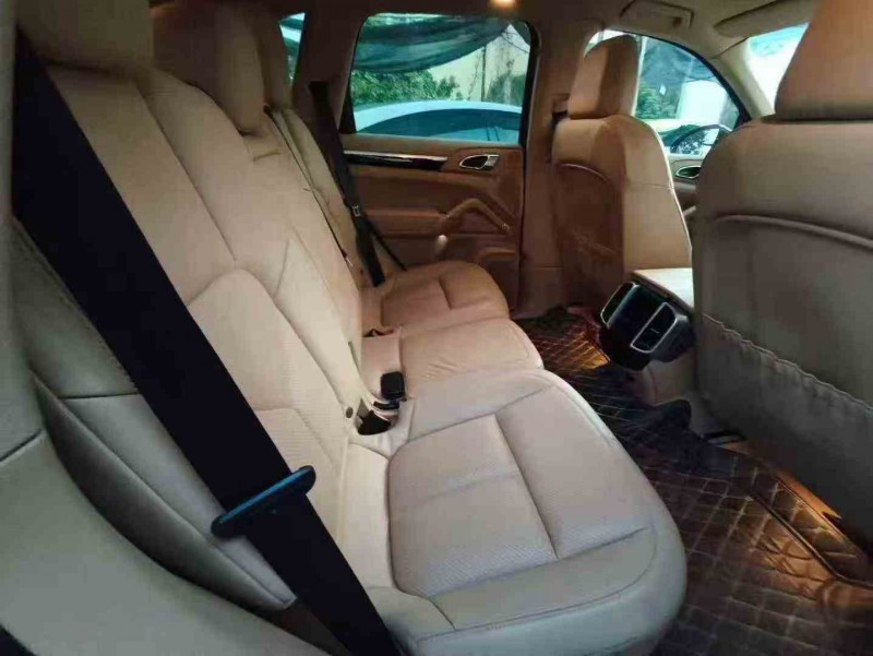 珠海15年保时捷卡宴4