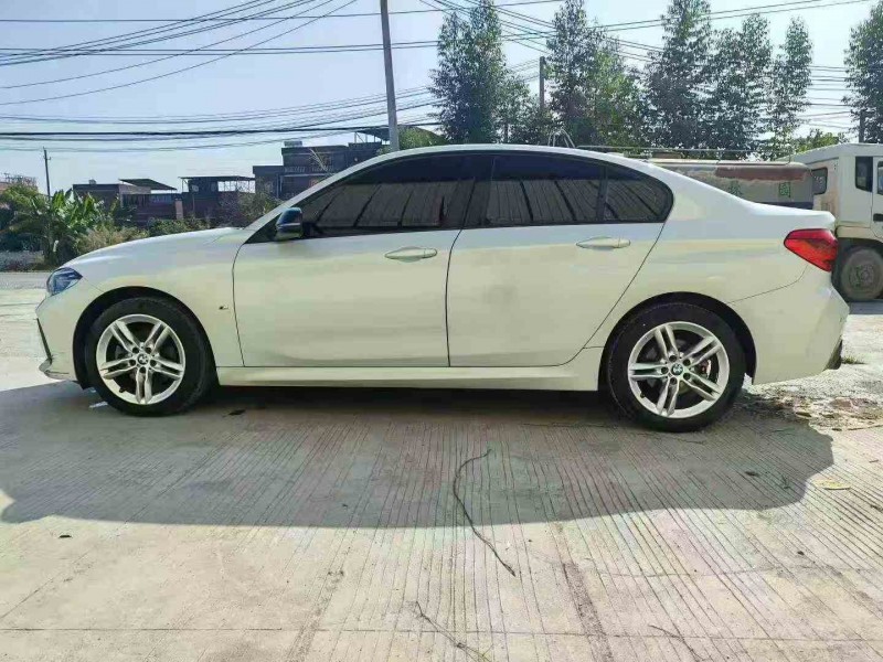 贵港23年宝马1系7