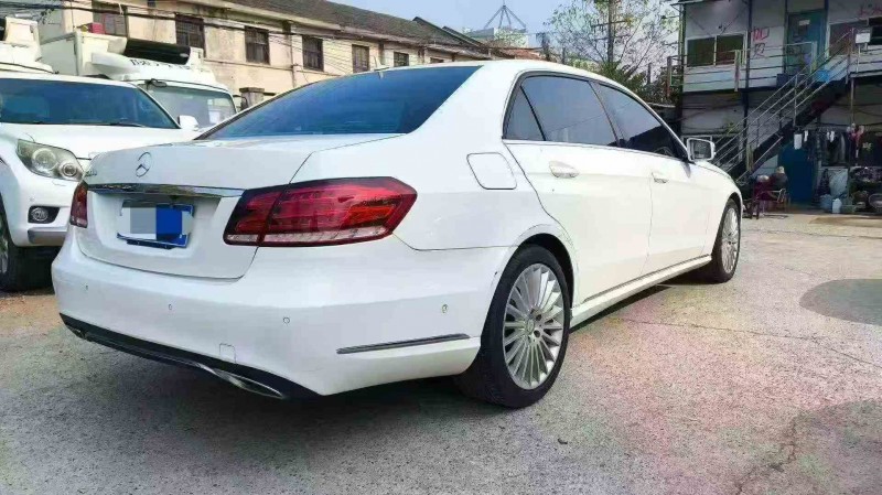 张家界16年奔驰E8