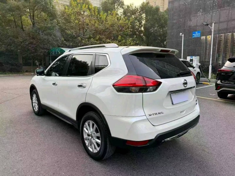 长沙17年日产奇骏3