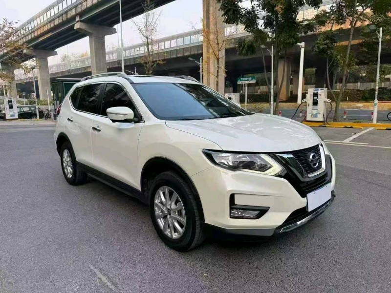 长沙17年日产奇骏5