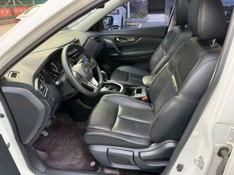 长沙17年日产奇骏8