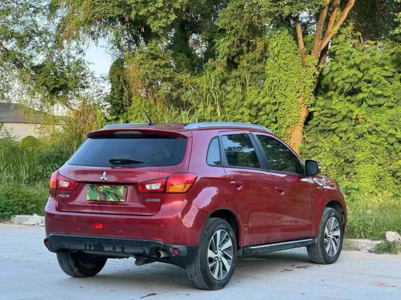 广州16年三菱劲炫8