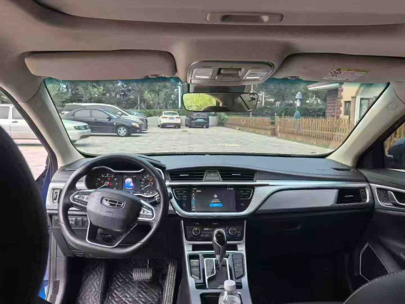 青岛19年吉利帝豪5