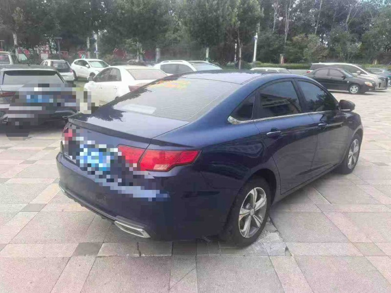 青岛19年吉利帝豪7