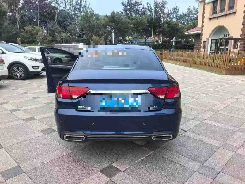 青岛19年吉利帝豪8