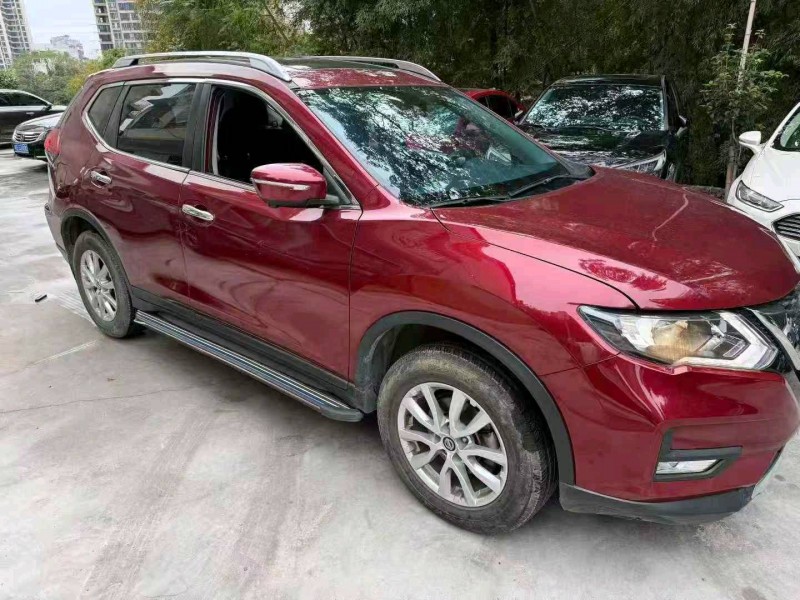 长沙20年日产奇骏3