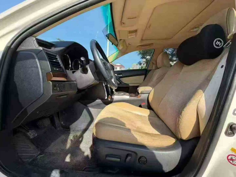 湛江14年丰田锐志4