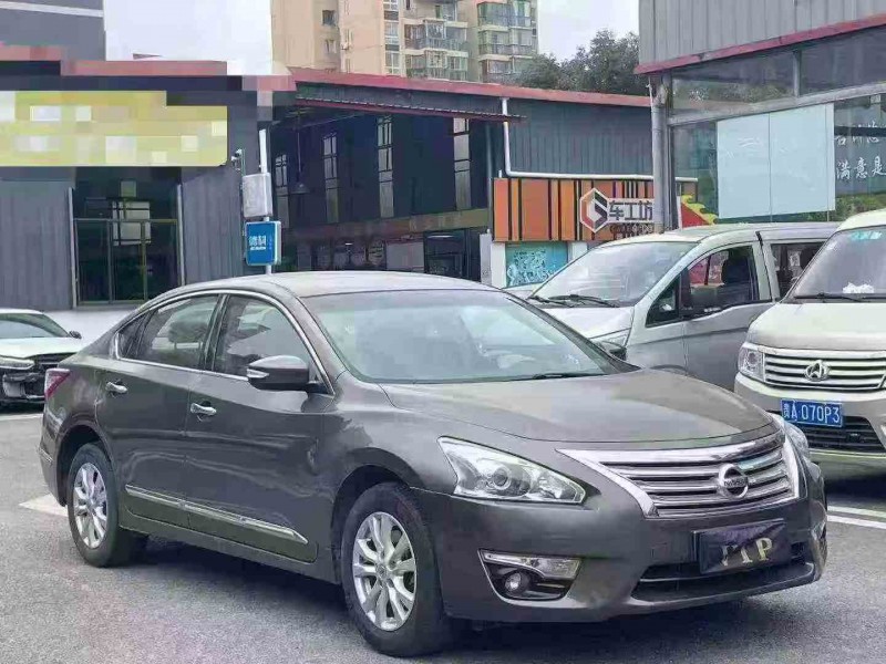 安顺13年日产天籁3