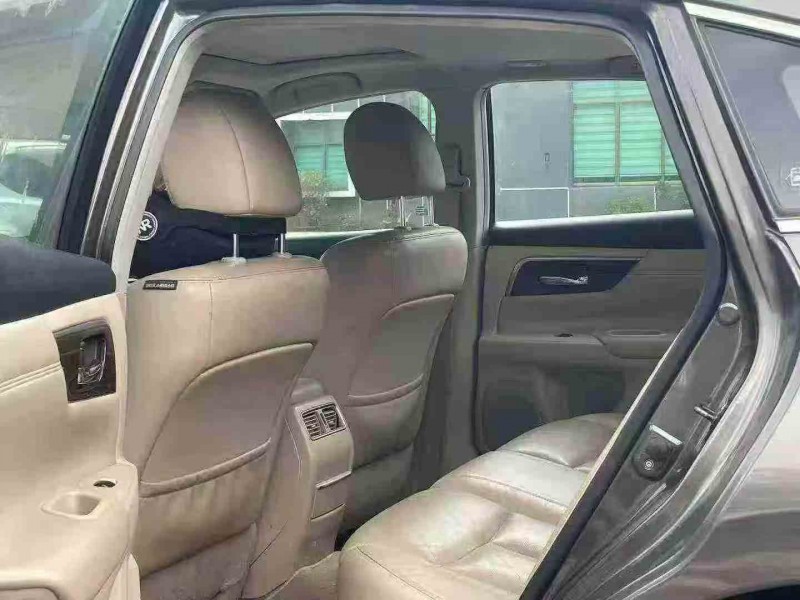 安顺13年日产天籁5