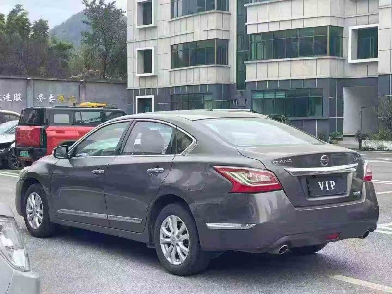 安顺13年日产天籁7