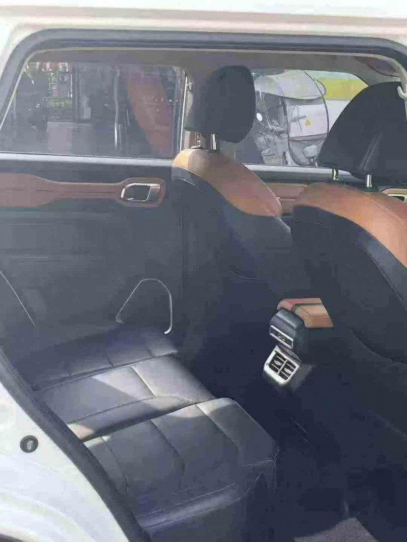 铜仁21年吉利icon6