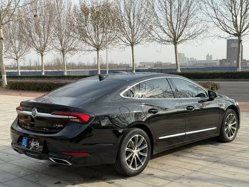 青岛21年别克君越8