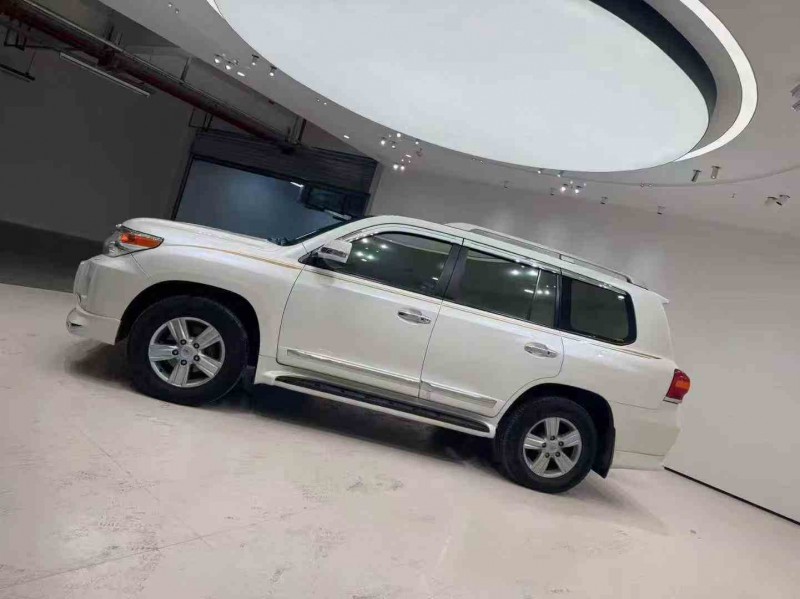 泸州16年丰田兰德酷路泽3