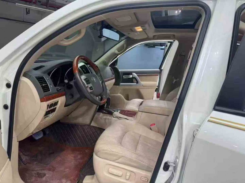 泸州16年丰田兰德酷路泽6