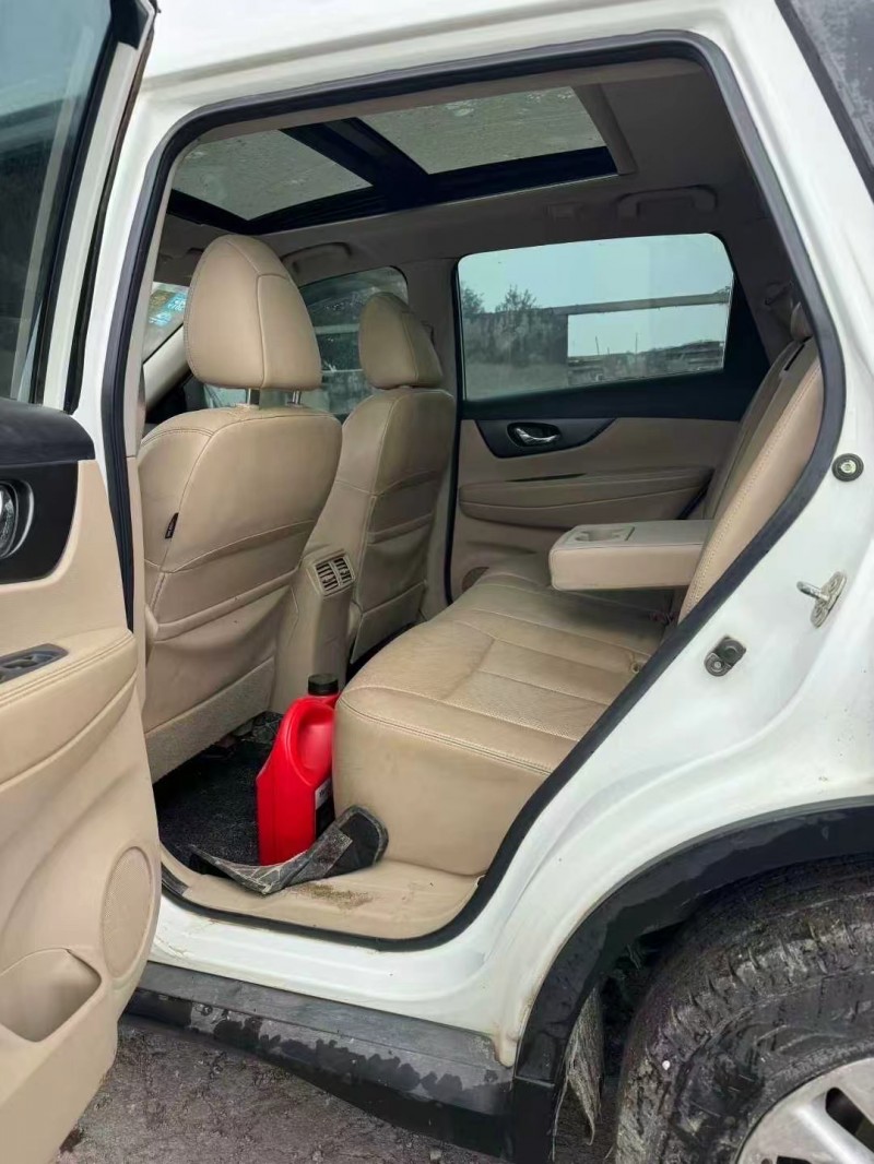 郑州15年日产奇骏6