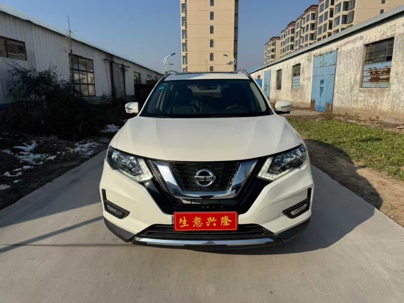 鹤壁17年日产奇骏1