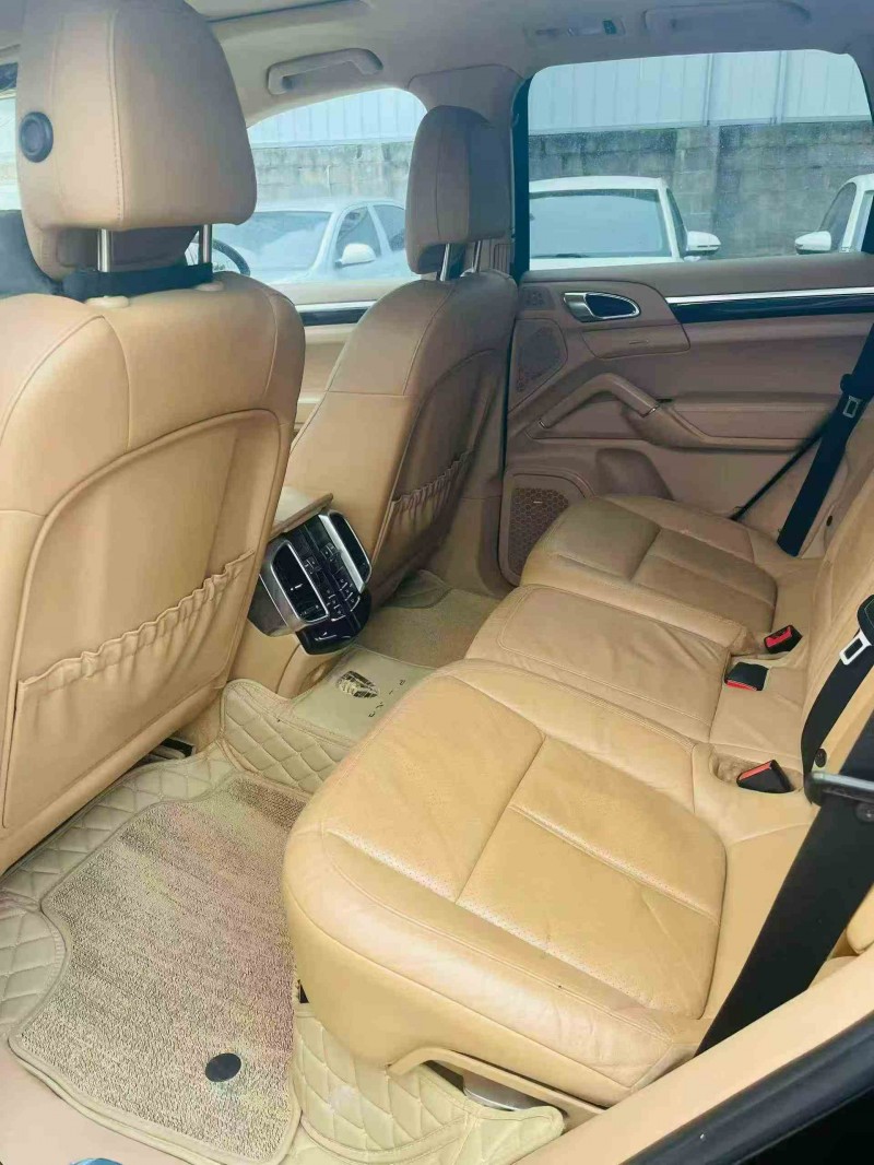 湛江11年保时捷卡宴6