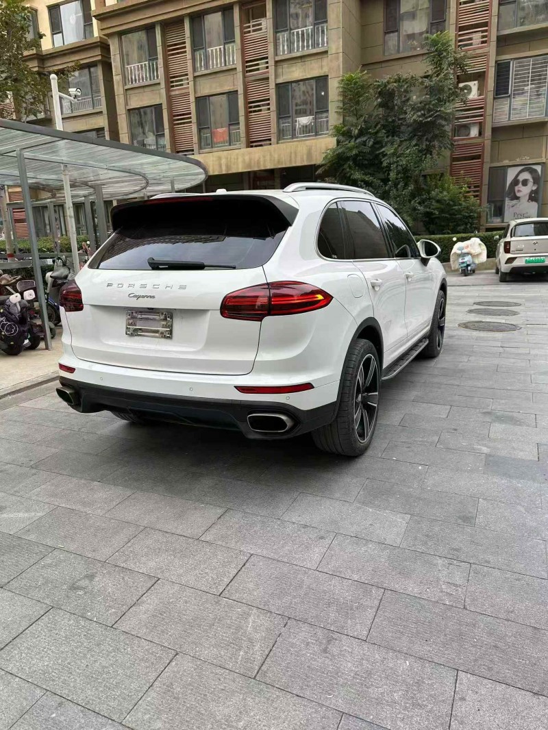 邯郸15年保时捷卡宴8