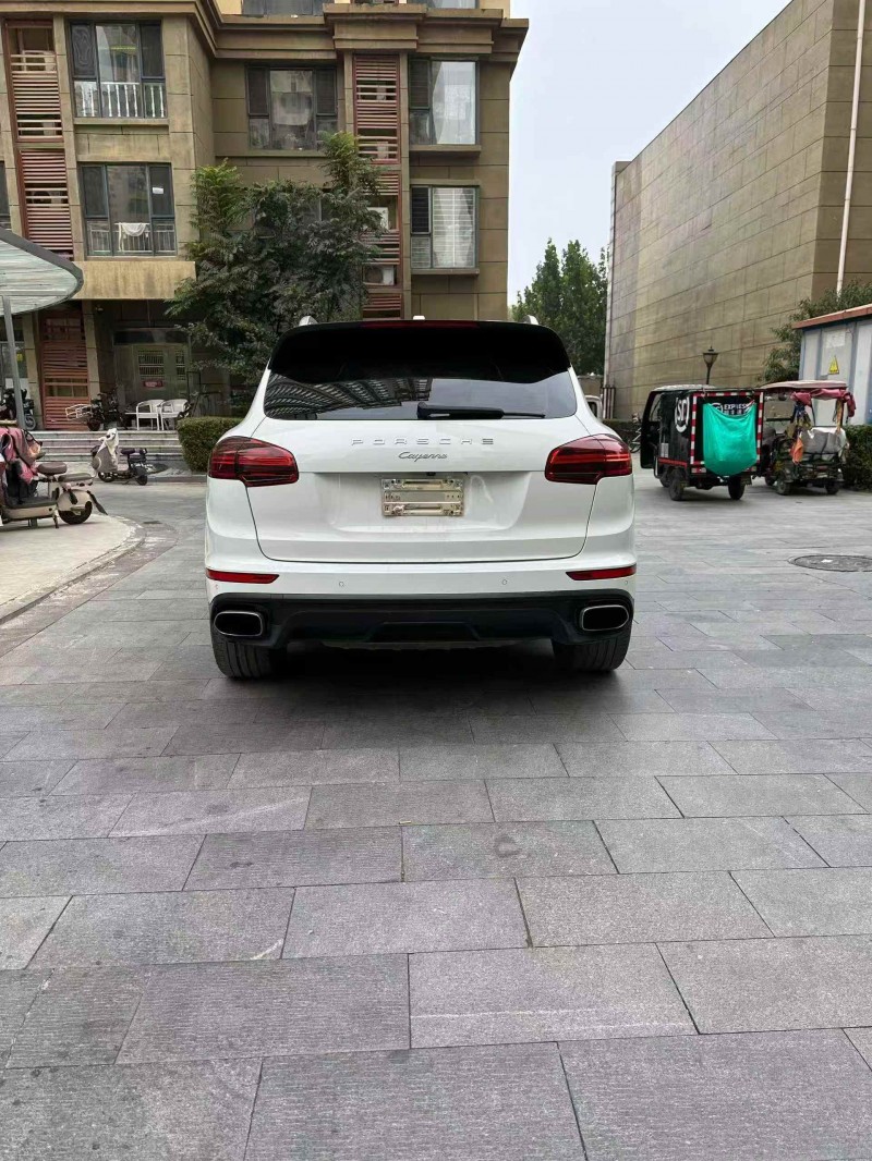 邯郸15年保时捷卡宴9