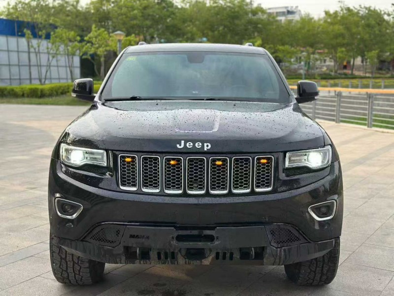 青岛15年Jeep大切诺基1