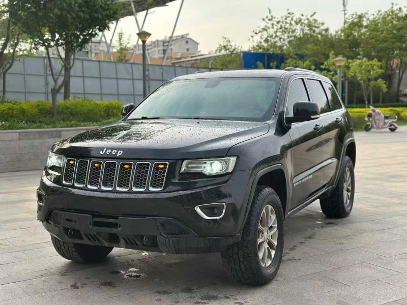 青岛15年Jeep大切诺基2