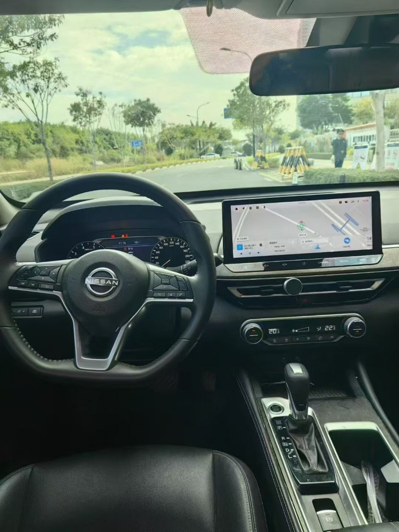 厦门25年日产天籁8