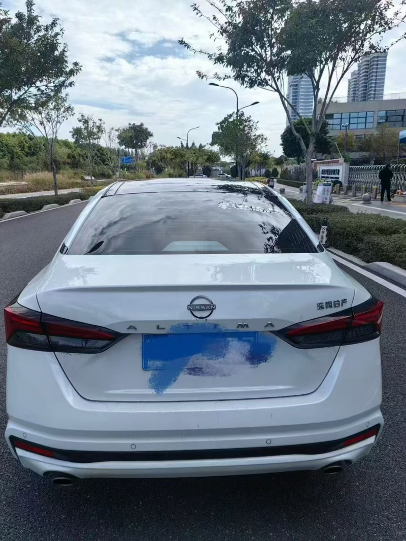 厦门25年日产天籁9