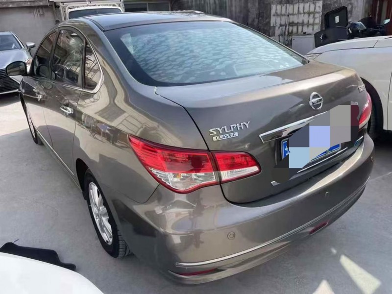 泰安18年日产轩逸4