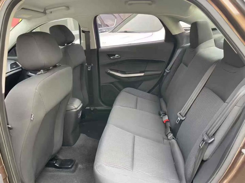 泰安19年福特福克斯8