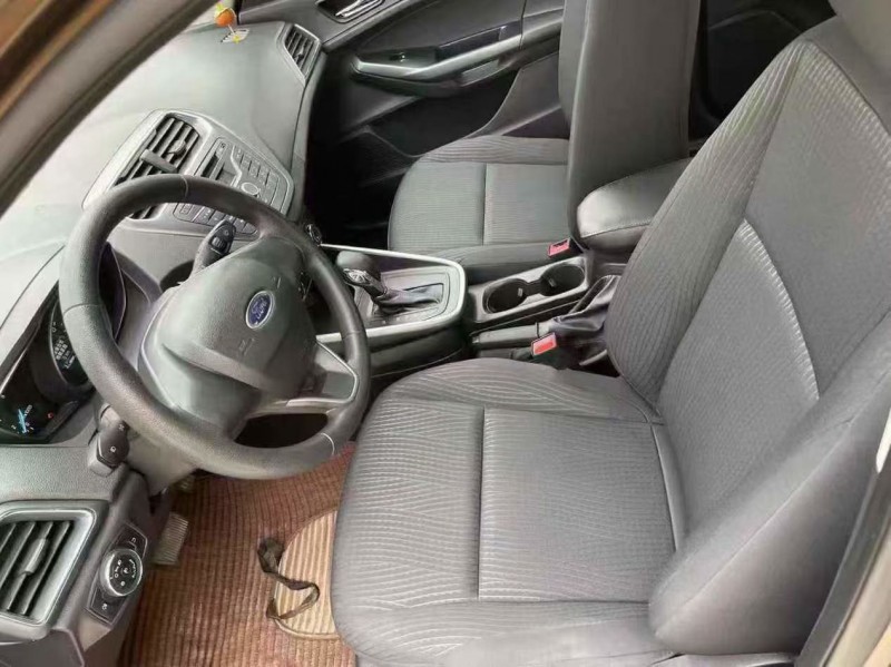 泰安19年福特福克斯9