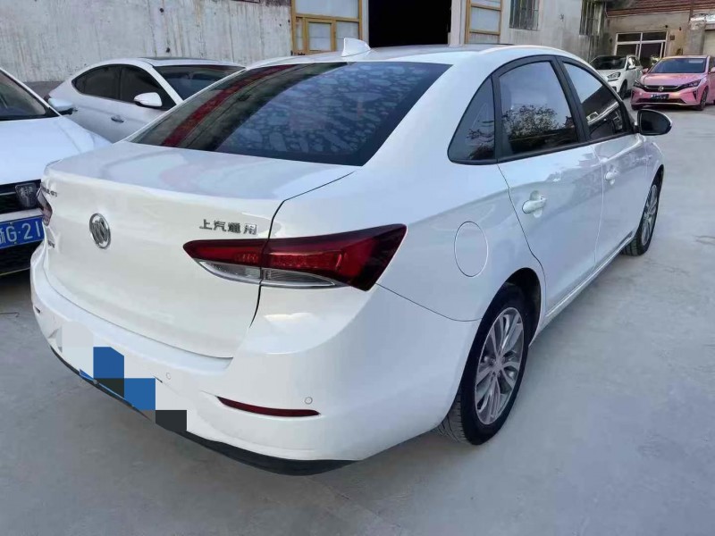 泰安18年别克英朗5