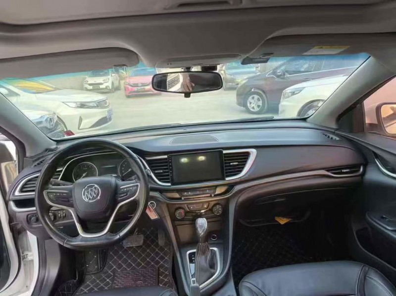 泰安18年别克英朗7