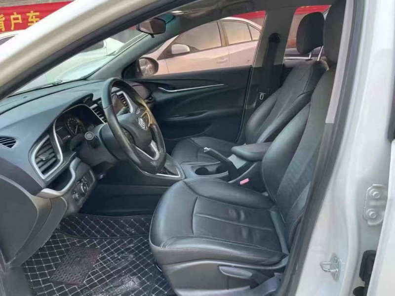 泰安18年别克英朗9