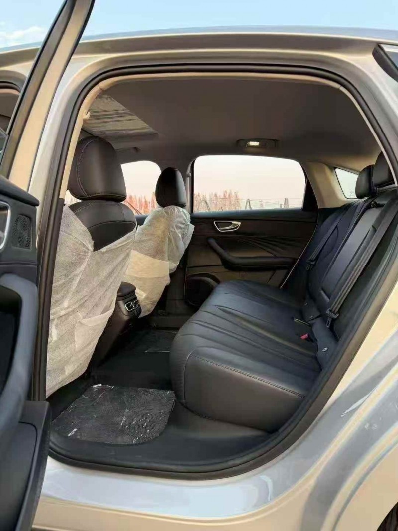 金华25年荣威D75