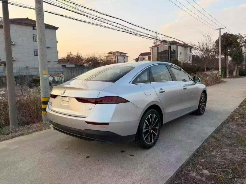 金华25年荣威D77