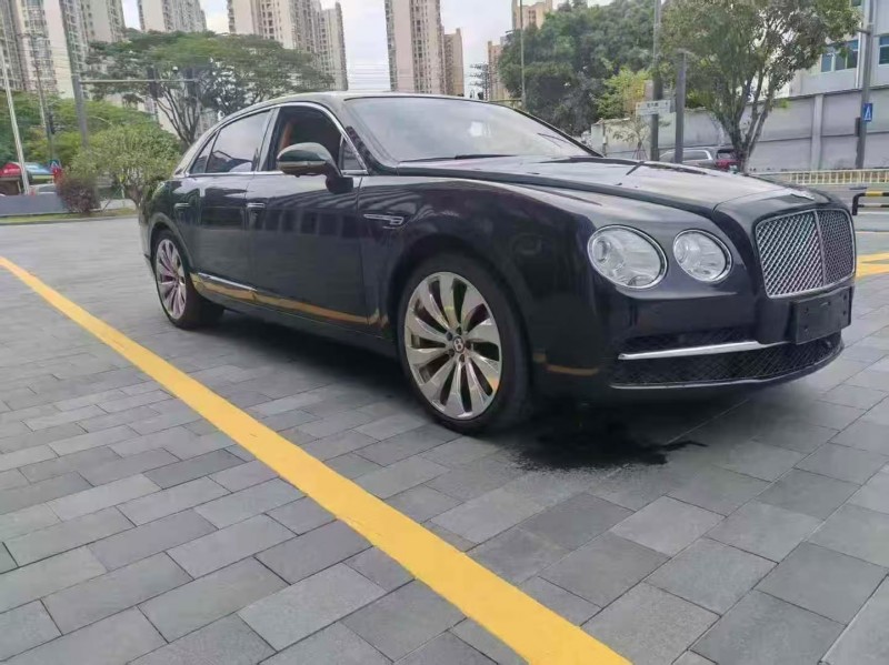 广州14年宾利飞驰3