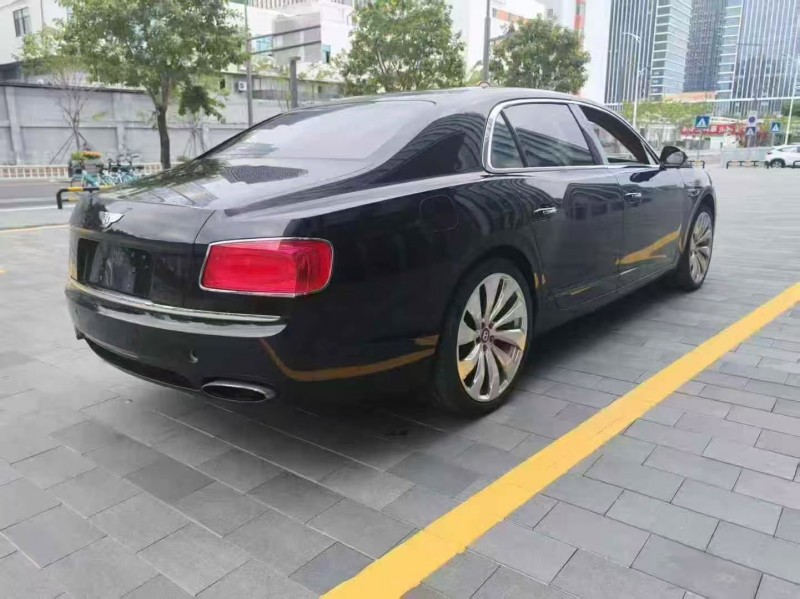 广州14年宾利飞驰5